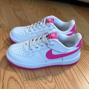 Nike White and Pink Low-Top Sneakers
